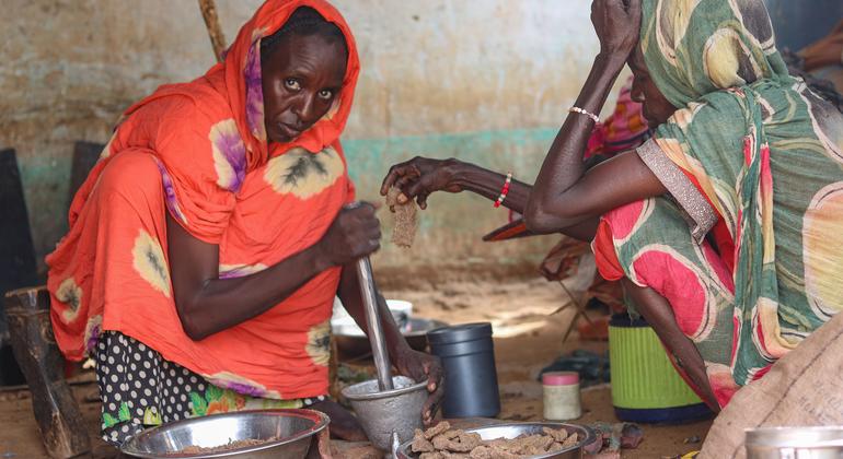 Tens of thousands fleeing on foot amid atrocities in Sudan’s El Fasher